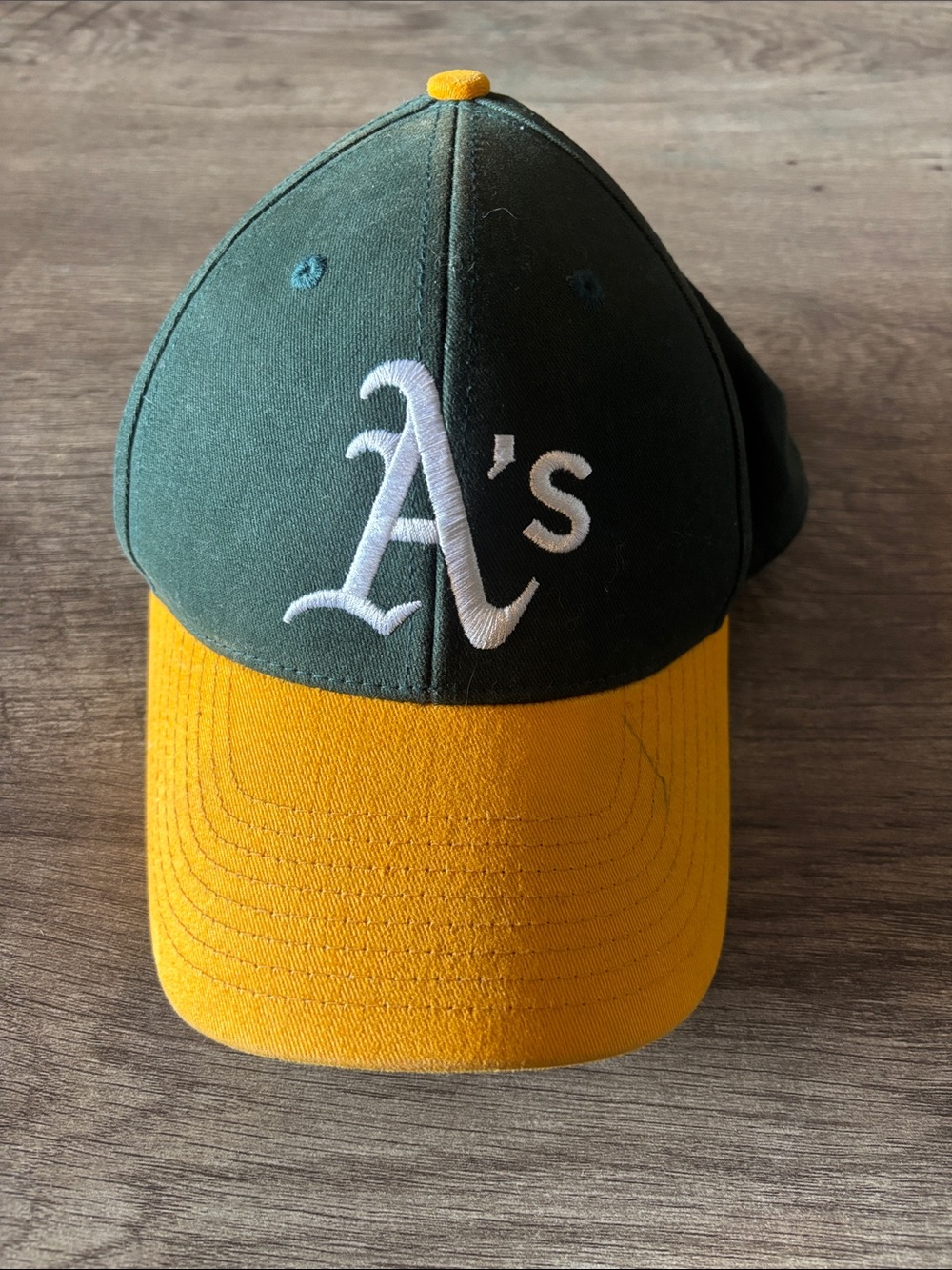 Genuine Merchandise Fan Favorite Oakland A's Green and Yellow Baseball Cap